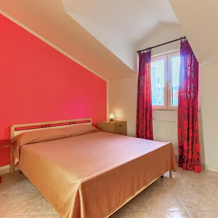 Vittorio Apartment Seget Vranjica